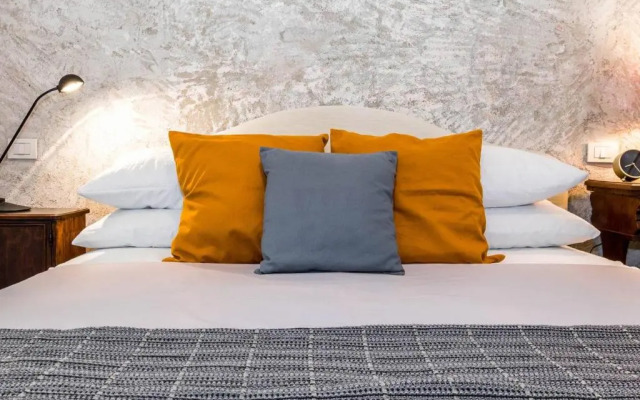 ALTIDO Charming Apt for 3 with Adorable Internal Garden