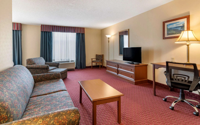 Wingate by Wyndham Lake George