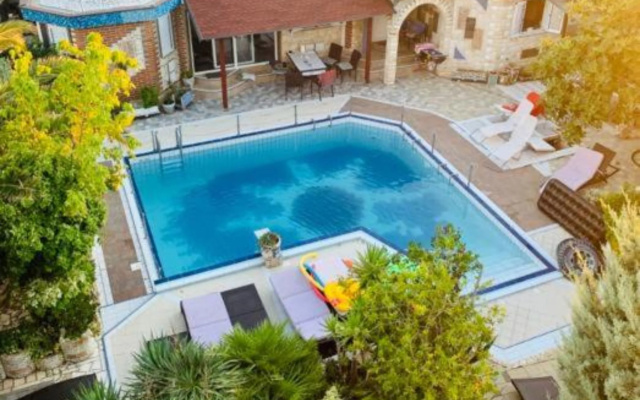 Pool Apartment Estrellas 3