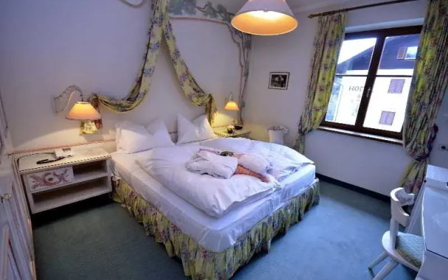 Schwarzer Adler - Concept Living