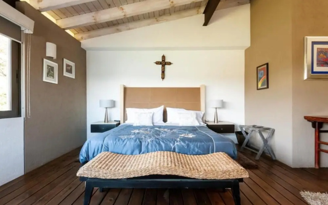 Casa Azul Lakeview Terrace Retreat in Avándaro