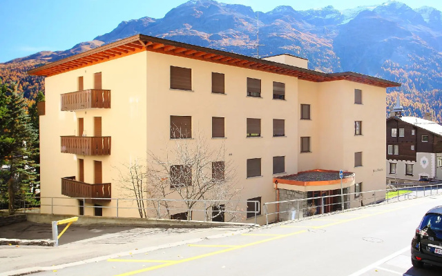 Apartment Chesa Romantica 17