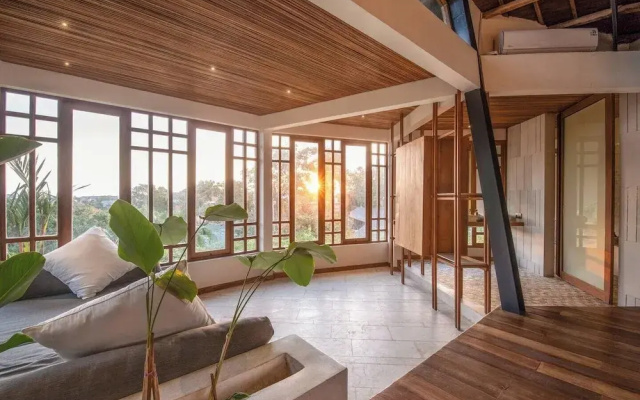 Gorgeous 2-br Penthouse, 800m to the Beach