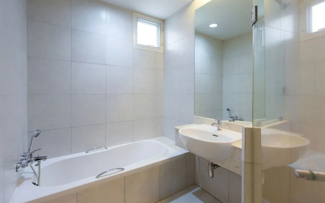 Baan Sanpleon Beachfront Condominium
