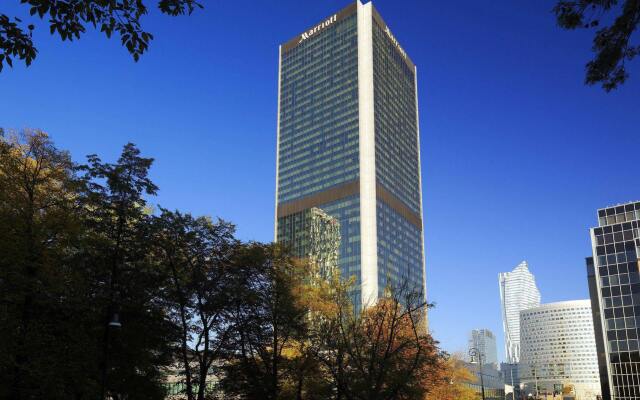 Warsaw Marriott Hotel вид на фасад