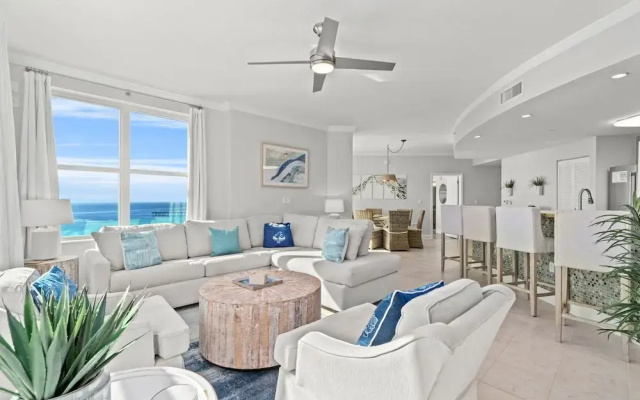 Luxury Beachfront Condo w/ 2 Balconies! Sleeps 8! Walk to Pier Park!