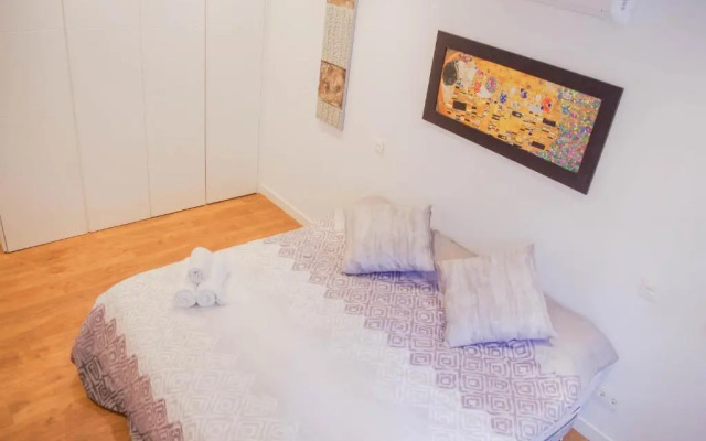 New! Amazing Luxurious Apartment In Madrid Center