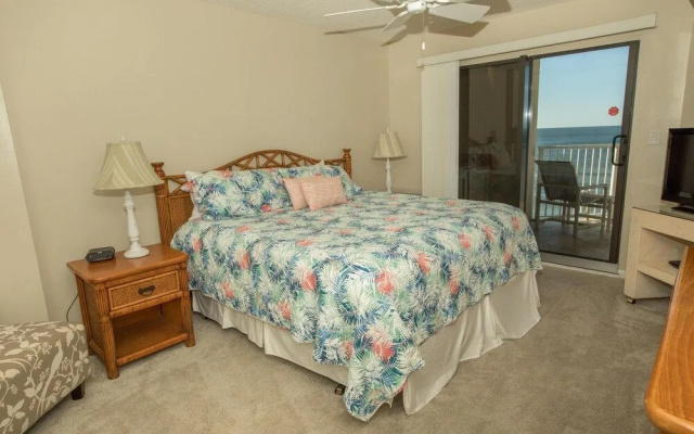 Inlet Reef 603 2 Bedroom Condo by RedAwning