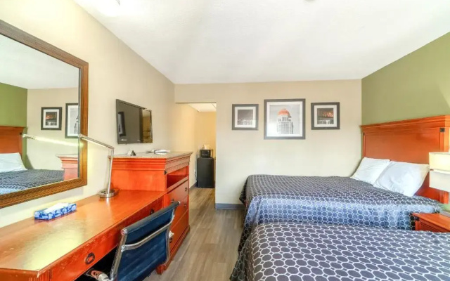 Deluxe Inn Miami, OK
