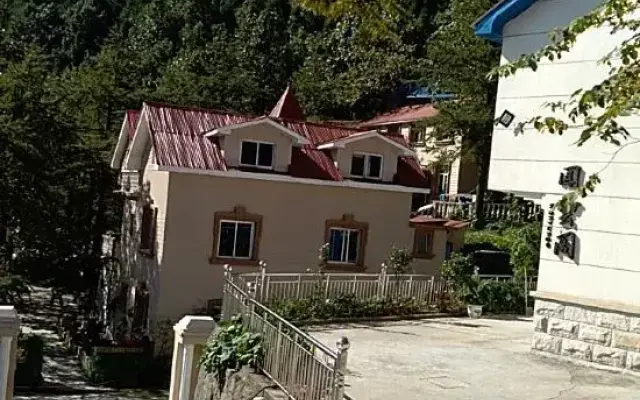 Lushan Wenxuege Villa