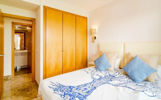 GH-Beautiful 2 bedroom apt small pool