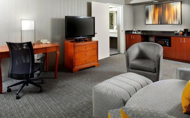 Courtyard by Marriott Edison Woodbridge