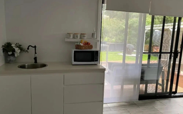 Golf Course & Beach Stay Self-contained Guest House