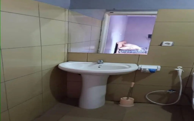 Tommy's Budget Rooms