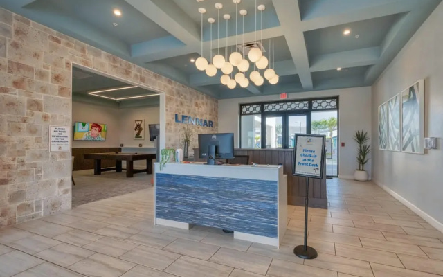 Luxury Chic Modern Home Prime Location