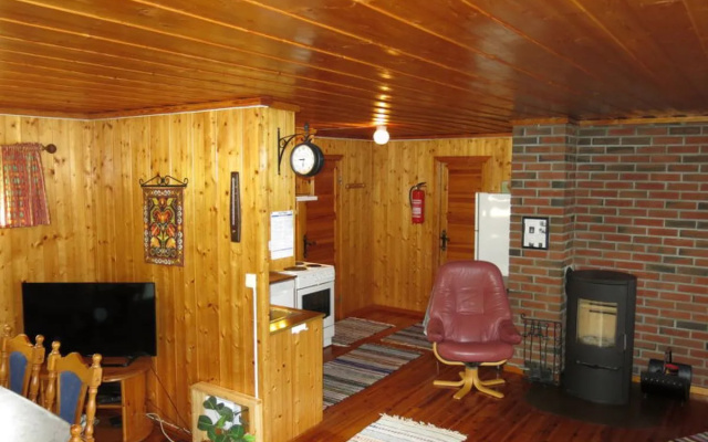 Holiday Home Midtholmen (SOW726)