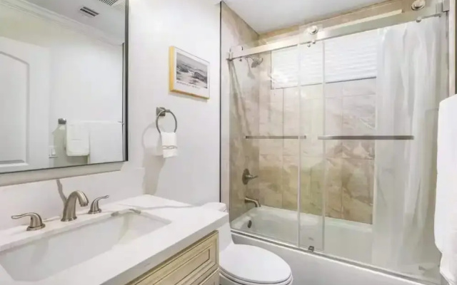 Newly Built Pasadena Retreat Parking Great Location
