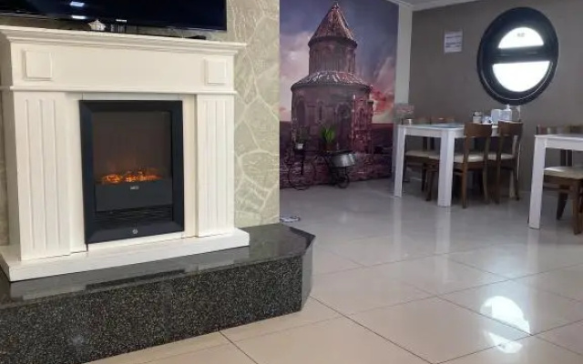 Hotel Kent Ani