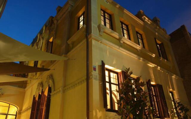 Hotel The Originals Le Palacete (ex Relais du Silence) вид на фасад