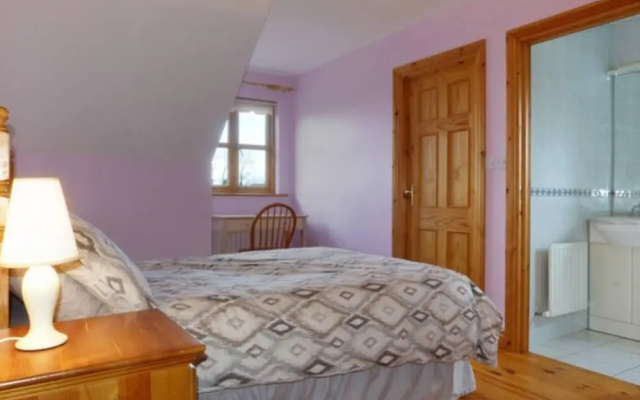 Large Country House, Sleeps 10, Family Friendly