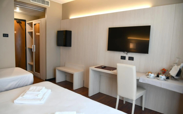 Yachting Hotel Mistral