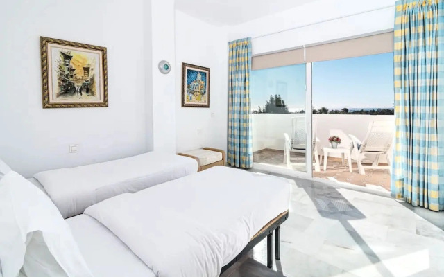 Rg325 - Great 2 Bed Apt, Close to Puerto Banus