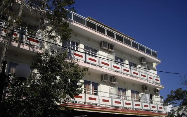 Bristol Hotel & Apartments