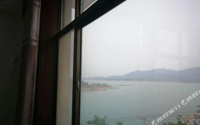 Xibaipo Jinbo Lake Guest House