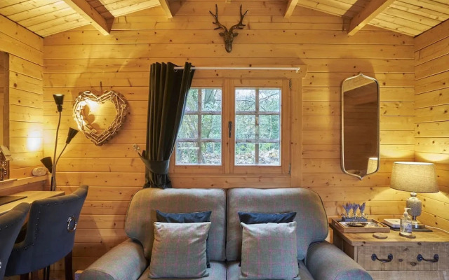 Punch Tree Cabins, Wood Burner & Hot Tub