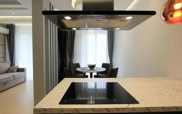 Modern 1BR apartment with swimming pool