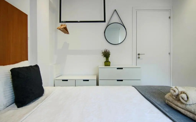 Phaedrus Living: Seaside Luxury Flat Lighthouse 69