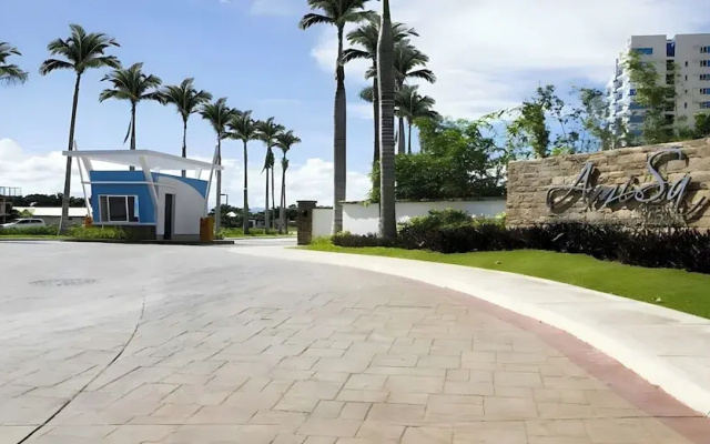 Spacious Studio Unit With Balcony and Seaview