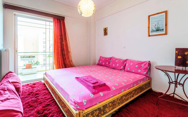 Bright Comfy Flat near Beach & City Center