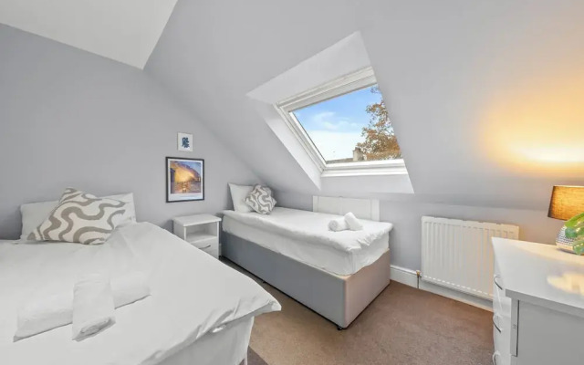 Charming Village Escape near Loch Lomond