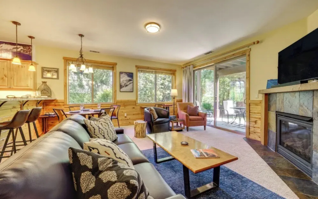 Boulders Truckee Condo Near Donner Lake + Skiing!