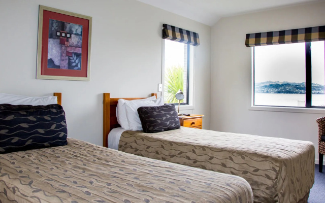 Baycrest Lodge