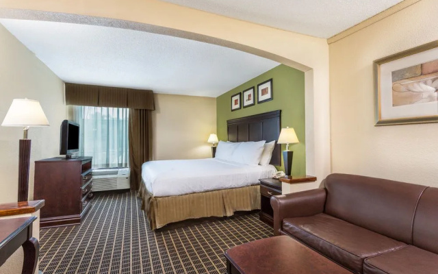 Holiday Inn Express South Boston