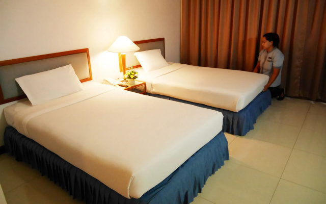 Friday Hotel