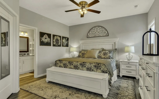Sunset Bunker 3 Bedroom Condo by RedAwning
