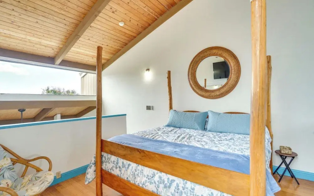 Downtown Kailua-kona Condo w/ Pool & Views