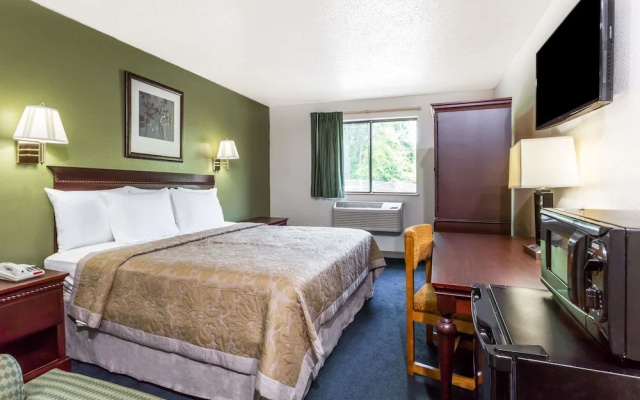 Super 8 Hampton