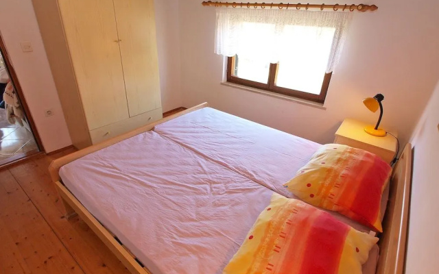 Apartment 895