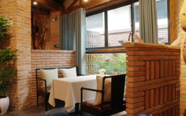 Linyao Hotel
