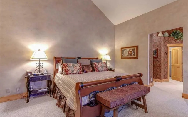 3035 Snow Cloud Circle 6 Bedroom Home