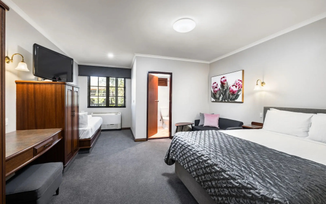 Adelaide Inn