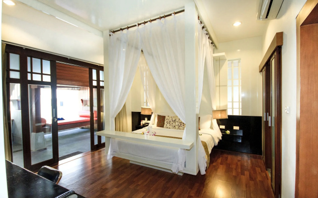 Pao Jin Poon Beach Front Villa