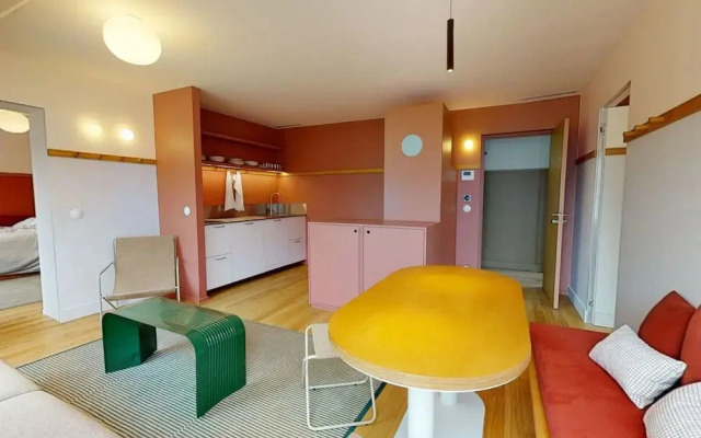 Charming 2-bed Flat w Shared Spaces