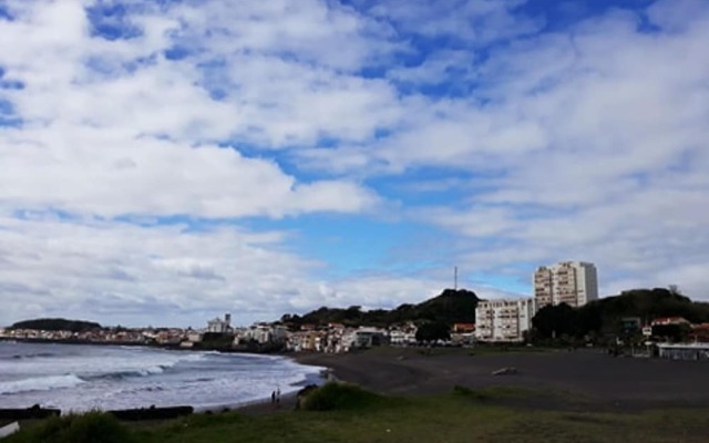 Отель Property With one Bedroom in Ponta Delgada, With Wonderful sea View and Wifi - 1 km From the Beach Португалия, Понта-Делгада - отзывы, цены и фото номеров - забронировать отель Property With one Bedroom in Ponta Delgada, With Wonderful sea View and Wifi - 1 km From the Beach онлайн вид на фасад