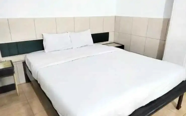 Sartika Hotel Mitra RedDoorz Pati