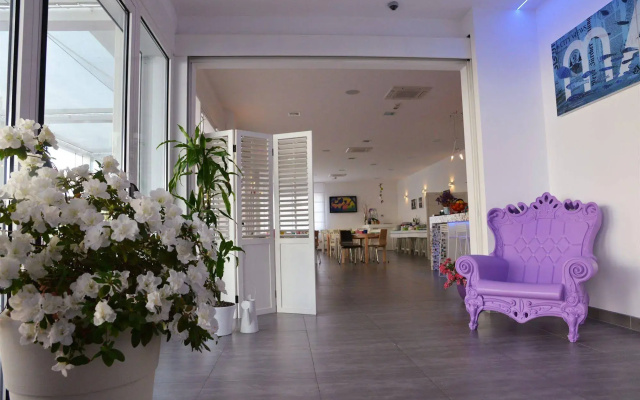Maree Hotel